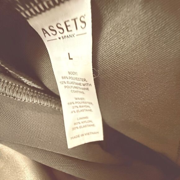 Spanx Assets Faux Leather Black Pants - Picture 5 of 5